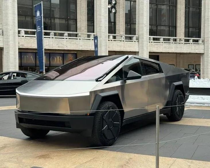 Tesla решила отозвать 3878 «Кибертраков» из